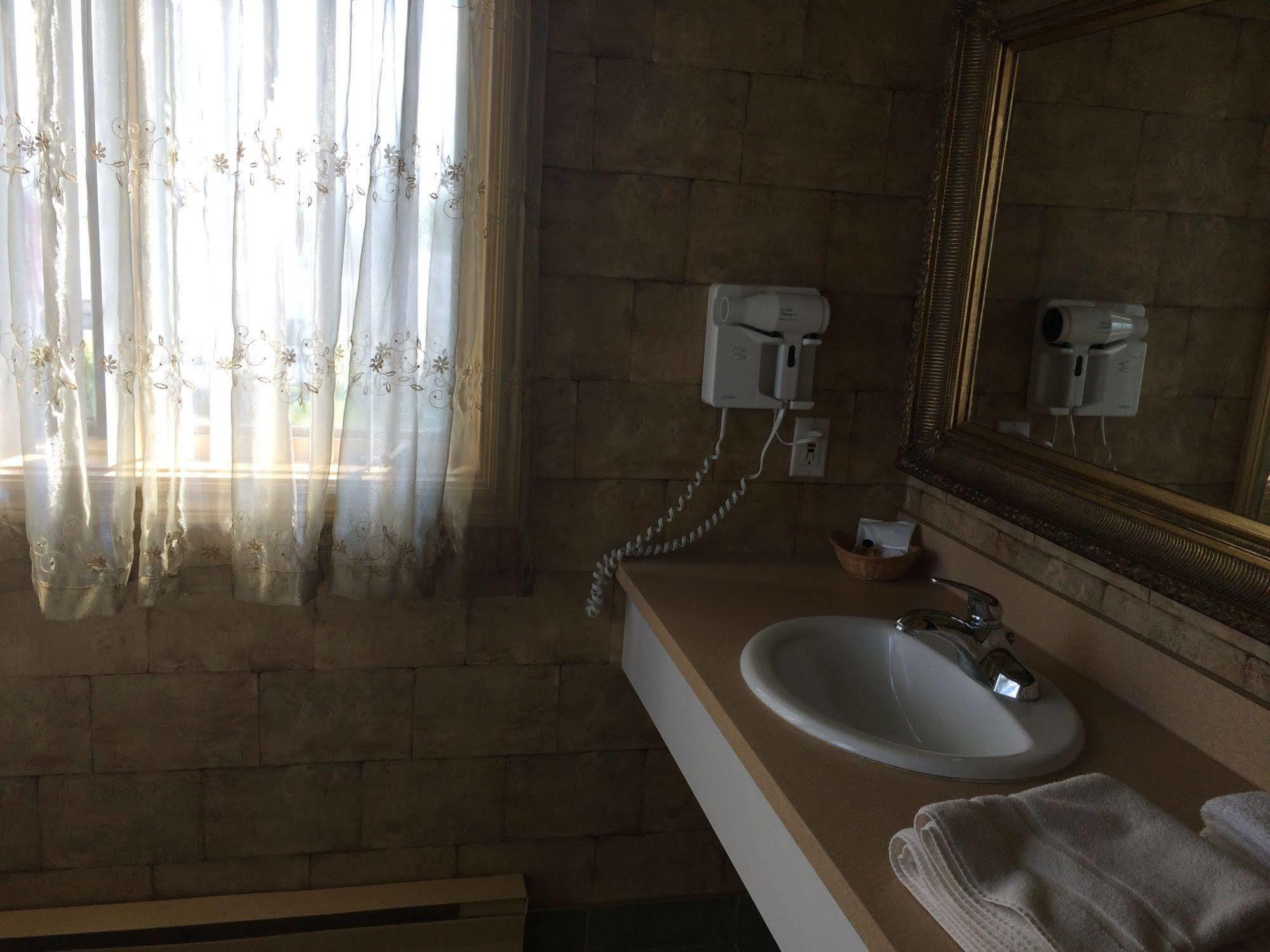 Motel-Auberge Helene Victoriaville Luaran gambar